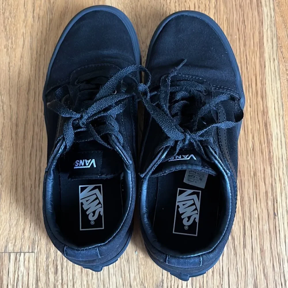 Vans Kid’s Old Skool Black Sneakers- Size 3.5